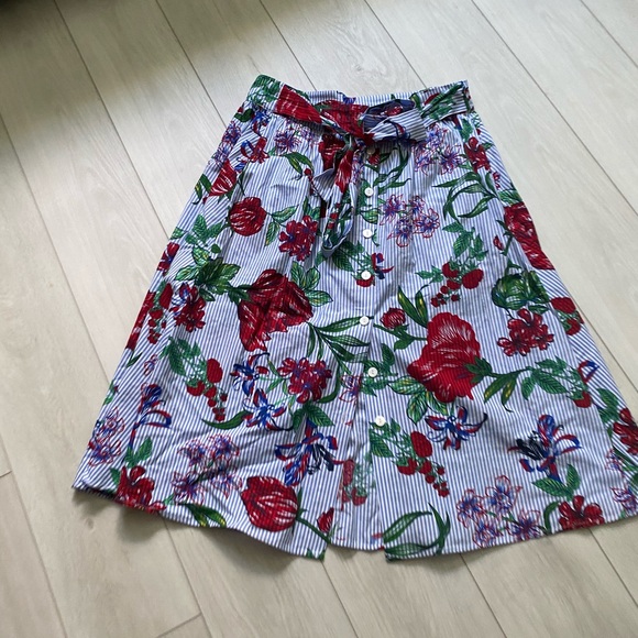 Philosophy A Line Skirt - Picture 4 of 8